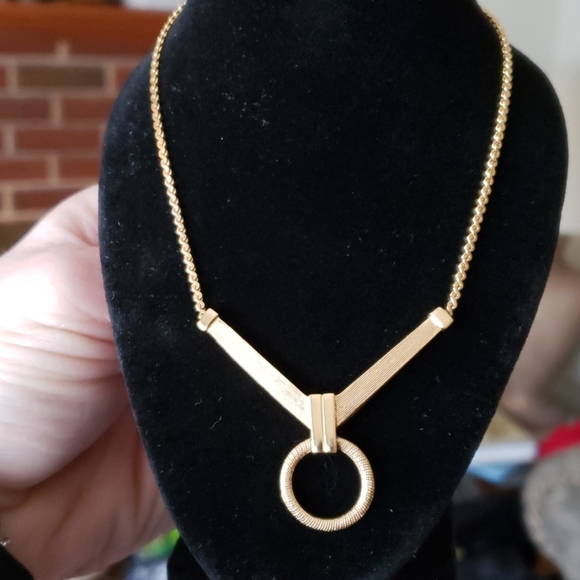 Trifari Jewelry - TRIFARI GOLDTONE NECKLACE